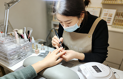 沈阳学美甲美睫哪里好？统丽学校课程详细介绍