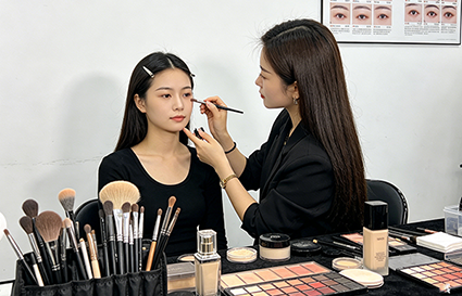 辽宁的学化妆的学校 统丽职业学校课程介绍！！！