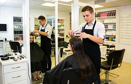 沈阳学理发学费一般多少钱 要学多久